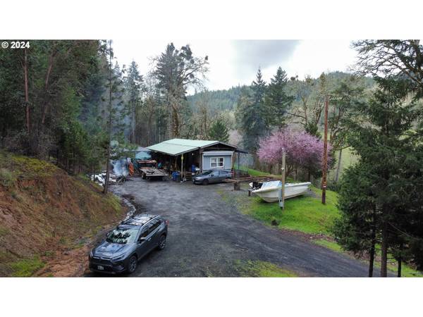 326 RICE CREEK RD, Winston, OR 97496