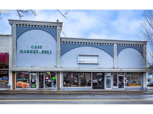 831/827 SE CASS AVE, Roseburg, OR 97470