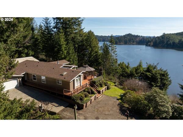 Lakeside, OR 97449,305 HILLTOP DR