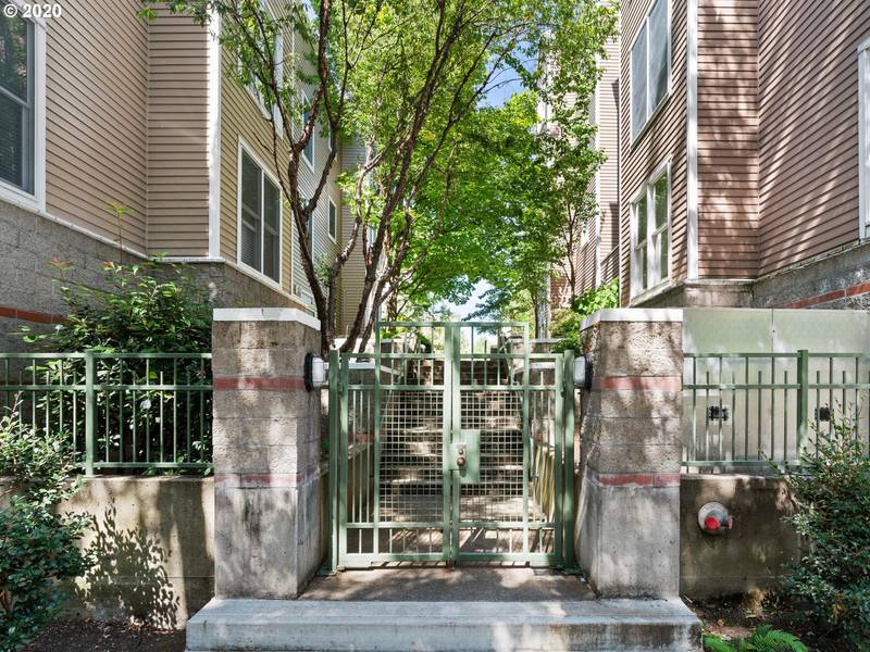 1616 S HARBOR WAY #404, Portland, OR 97201