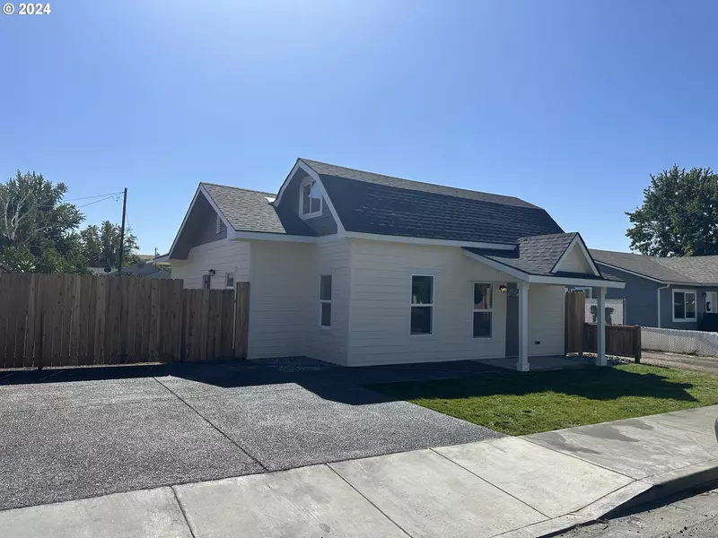 213 NW 8TH AVE, Milton Freewater, OR 97862