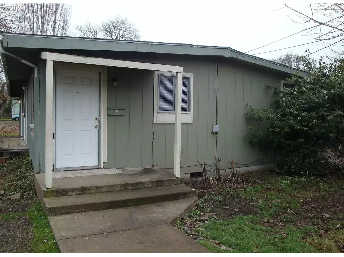 Lebanon, OR 97355,155 HIATT ST