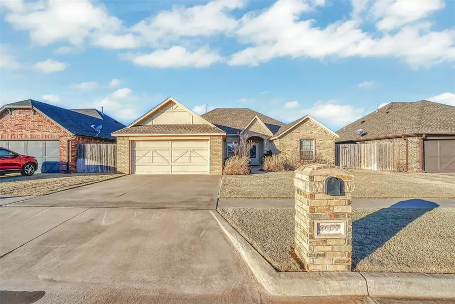 2607 Falling Leaves Drive, Weatherford, OK 73096