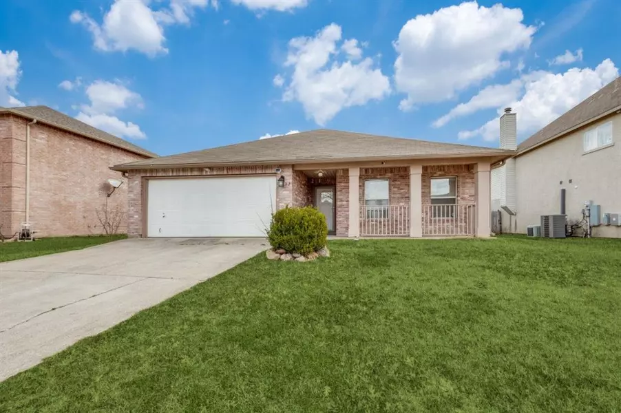 3132 Spyglass Drive, Grand Prairie, TX 75052