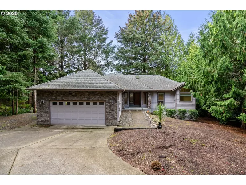 550 FAIRWAY DR, Gleneden Beach, OR 97388