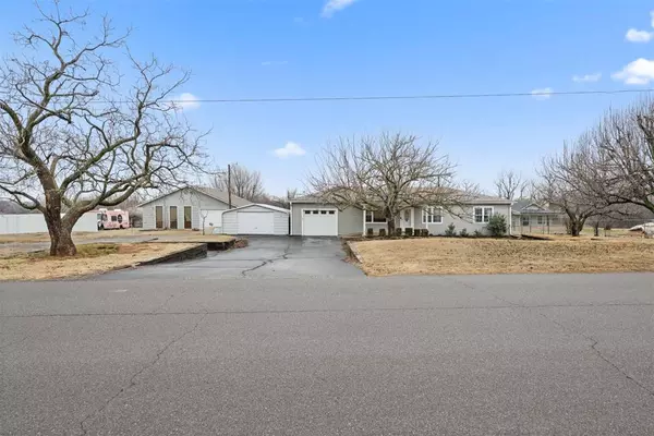 1630 S Country Club Road, Newcastle, OK 73065