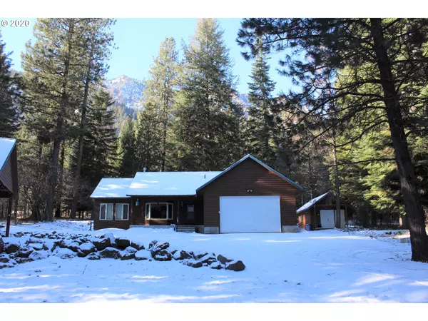 64474 LOSTINE RIVER RD, Lostine, OR 97857