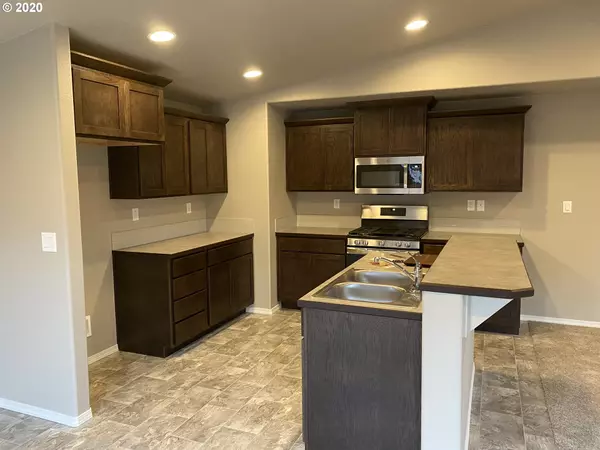 Eugene, OR 97404,488 BUSHNELL LN