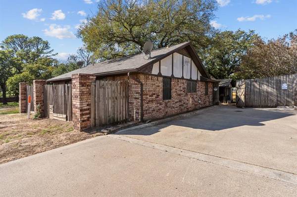 3302 FM 51, Decatur, TX 76234