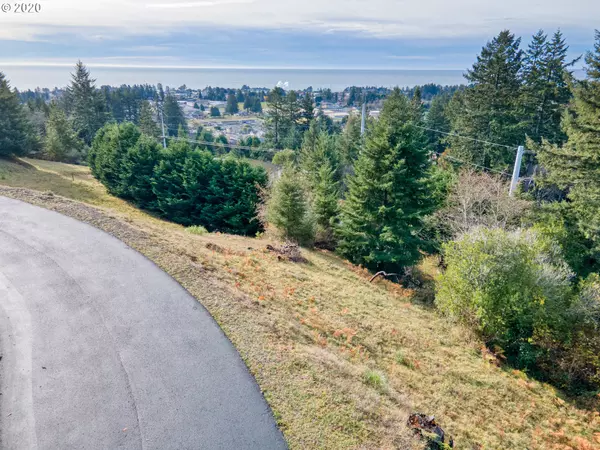 Brookings, OR 97415,6898 PACIFIC TERRACE LOOP