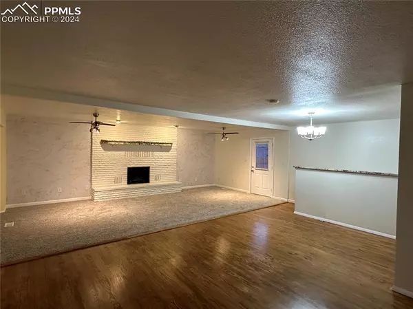 Pueblo, CO 81005,1643 Lynwood LN