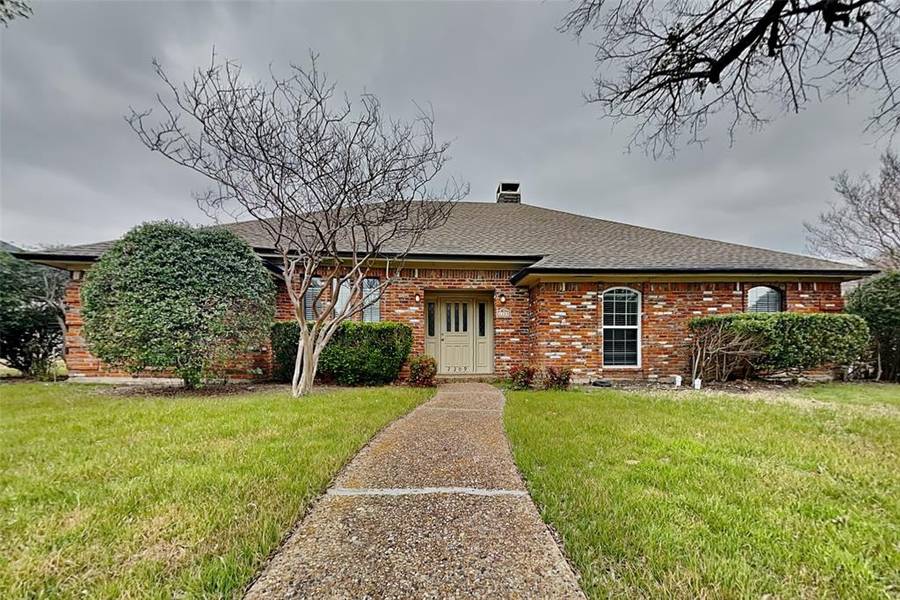 2209 Coleshire Drive, Plano, TX 75075