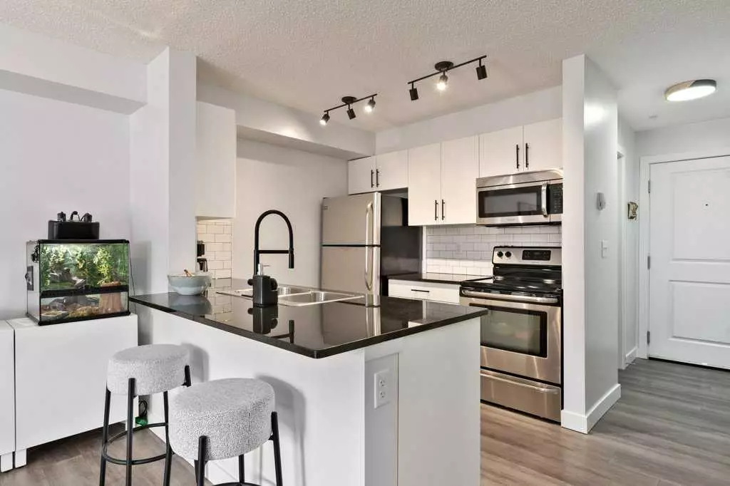 Calgary, AB T2X 2B9,81 Legacy BLVD SE #3209