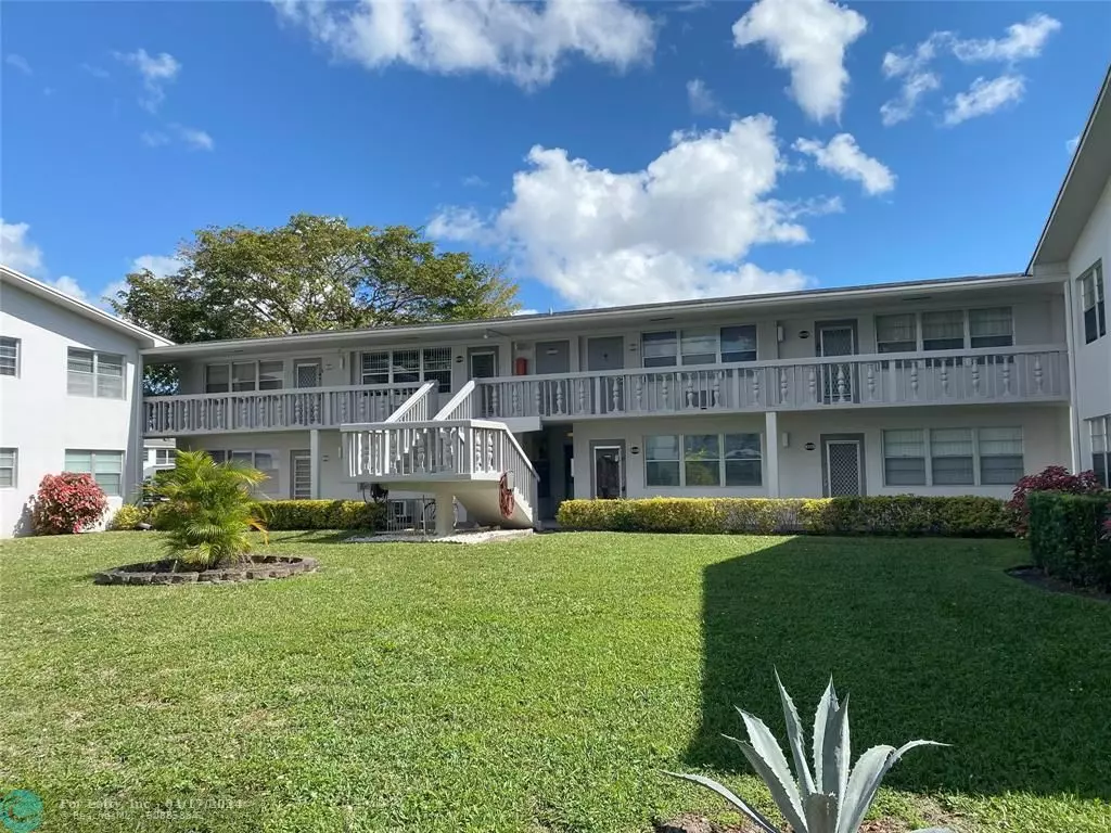 Deerfield Beach, FL 33442,199 Oakridge M  #199