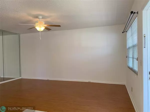 Deerfield Beach, FL 33442,199 Oakridge M  #199