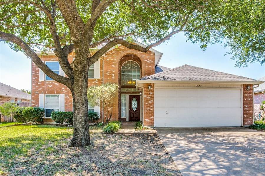 825 Pennsylvania Drive, Saginaw, TX 76131