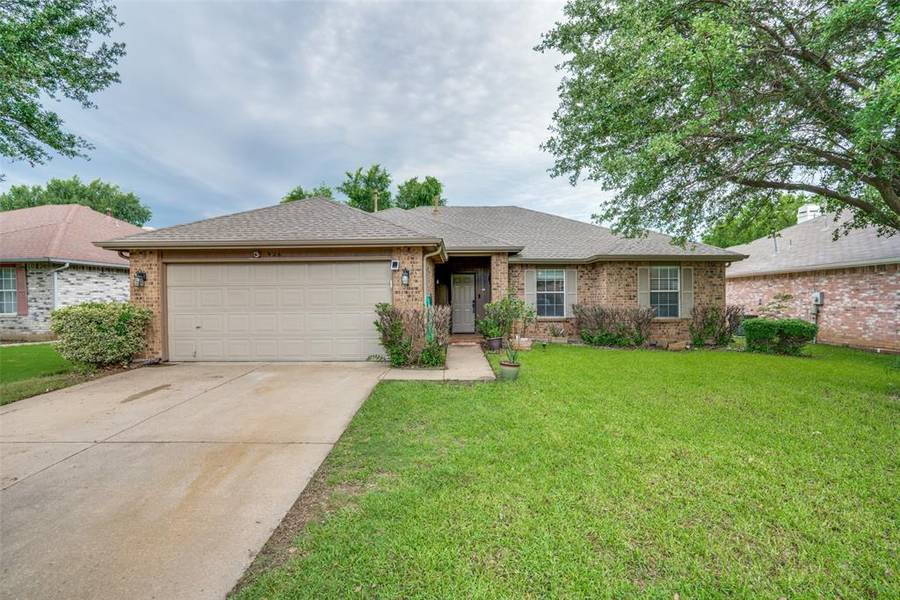 926 Silver Streak Drive, Saginaw, TX 76131