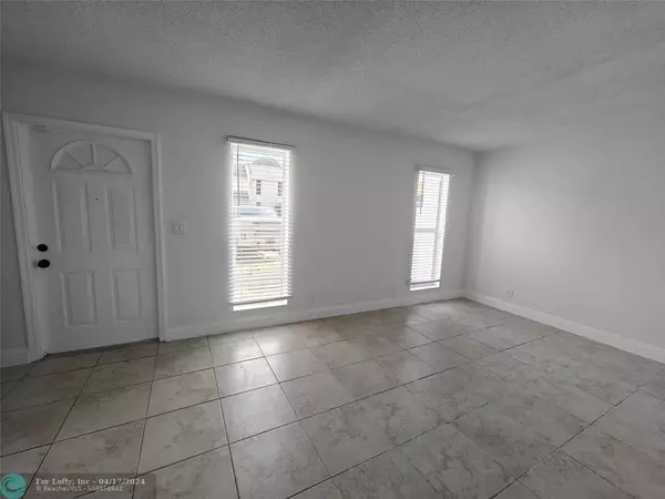 Pompano Beach, FL 33068,1203 Seaview  #1