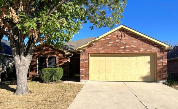 808 Fox Run Trail, Saginaw, TX 76179