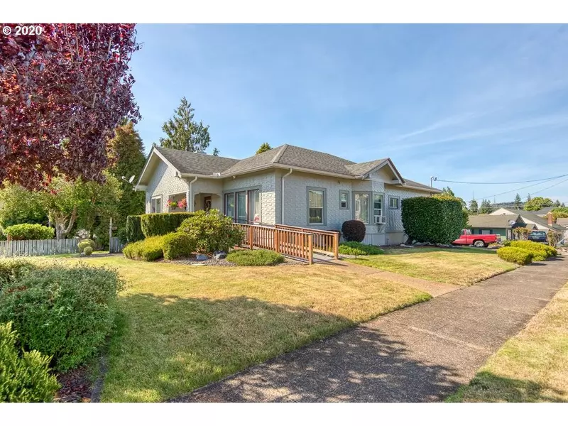 490 E 1ST ST, Coquille, OR 97423