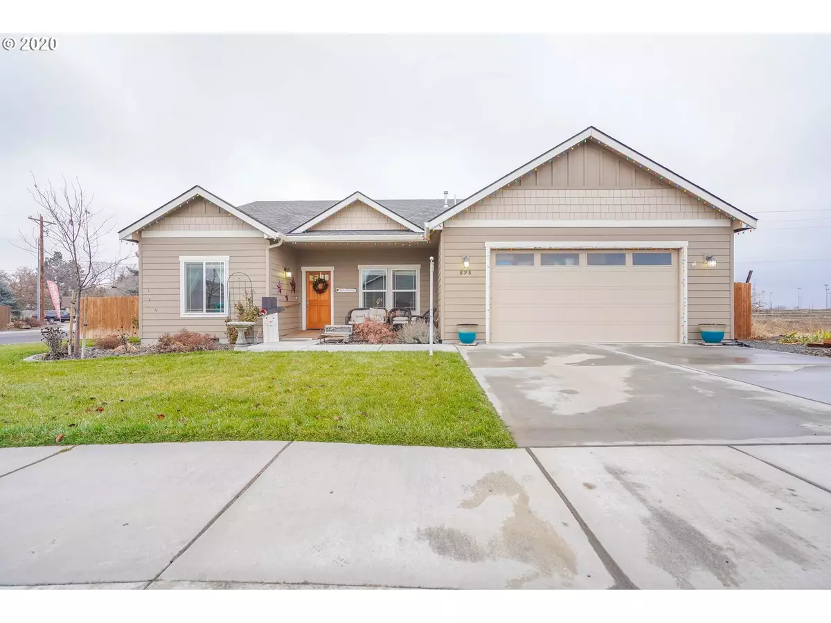 Hermiston, OR 97838,898 SW COYOTE DR