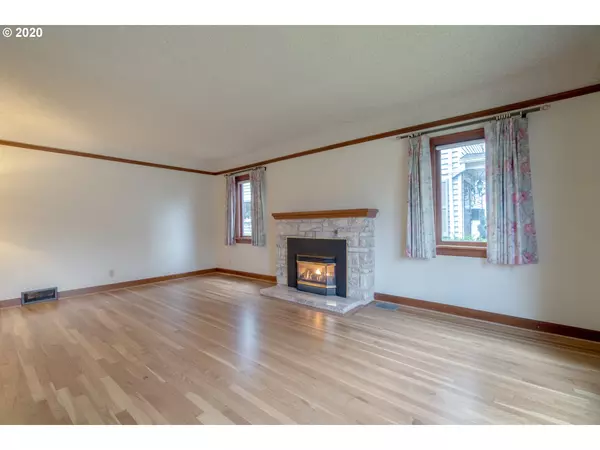 Portland, OR 97232,4124 NE GLISAN ST