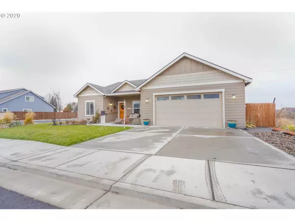 Hermiston, OR 97838,898 SW COYOTE DR