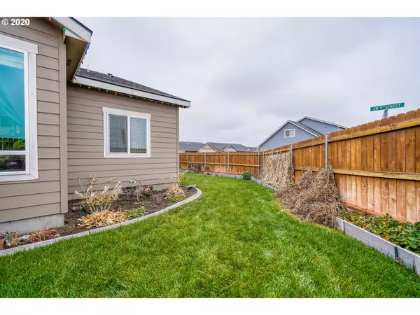 Hermiston, OR 97838,898 SW COYOTE DR