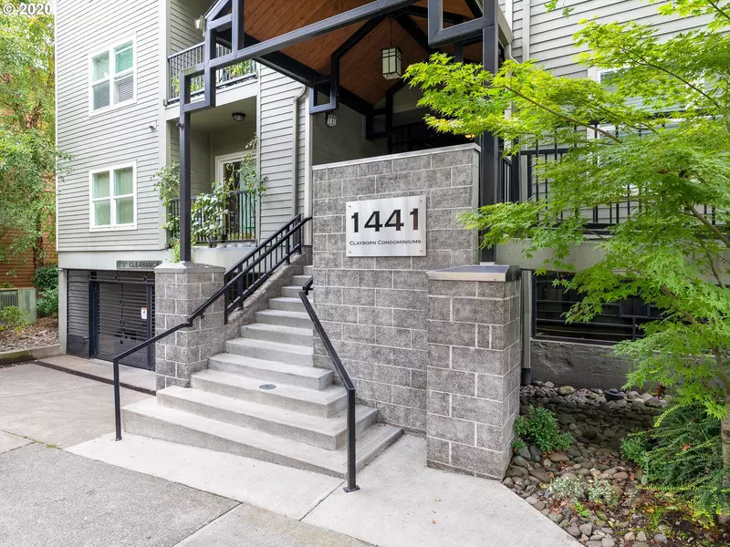 1441 SW CLAY ST #102, Portland, OR 97201