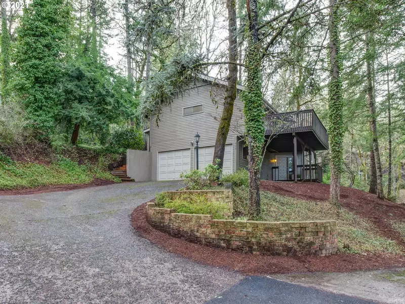 449 BROOKSIDE DR, Eugene, OR 97405