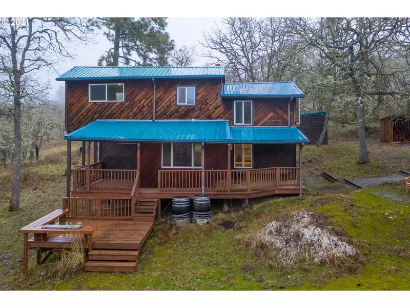 2345 STATE RD, Mosier, OR 97040