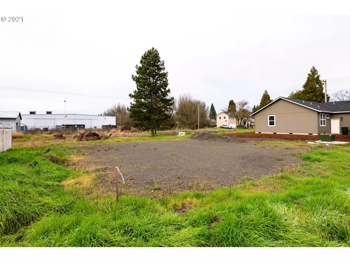 Junction City, OR 97448,E 2nd AVE