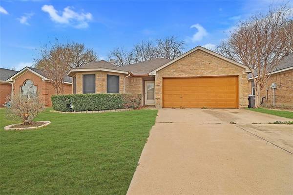 2624 Wakecrest Drive, Fort Worth, TX 76108