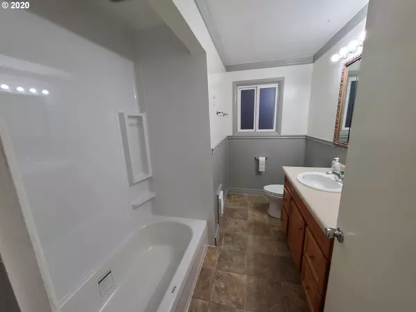 Springfield, OR 97477,1625 J ST