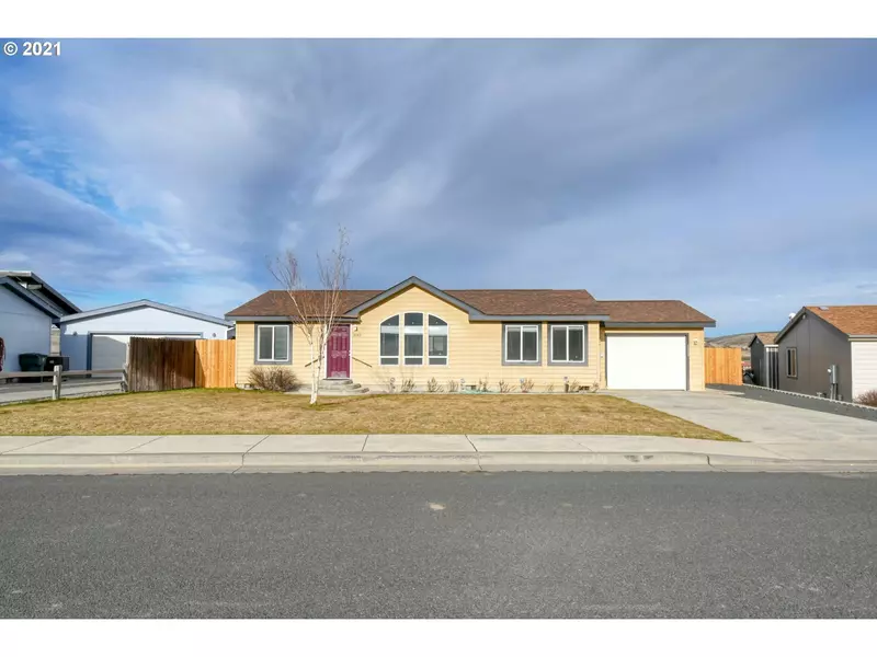 3083 SW RIVER VIEW DR, Pendleton, OR 97801