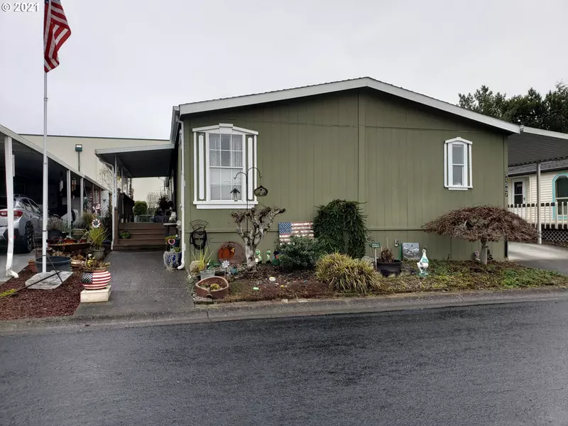 51507 SE Oak Grove DR, Scappoose, OR 97056