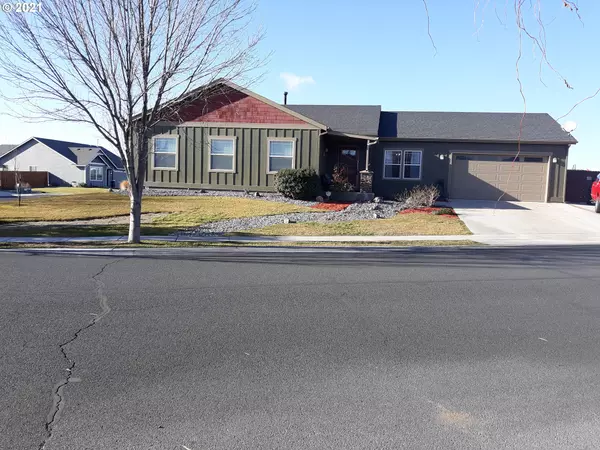 2351 NW OVERLOOK DR, Hermiston, OR 97838