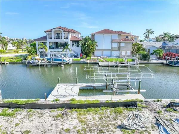 Naples, FL 34108,391 Lagoon AVE