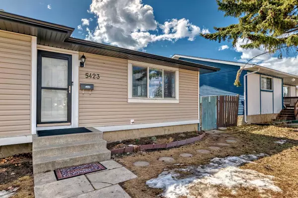 Calgary, AB T1Y 1J7,5423 Rundleview RD NE