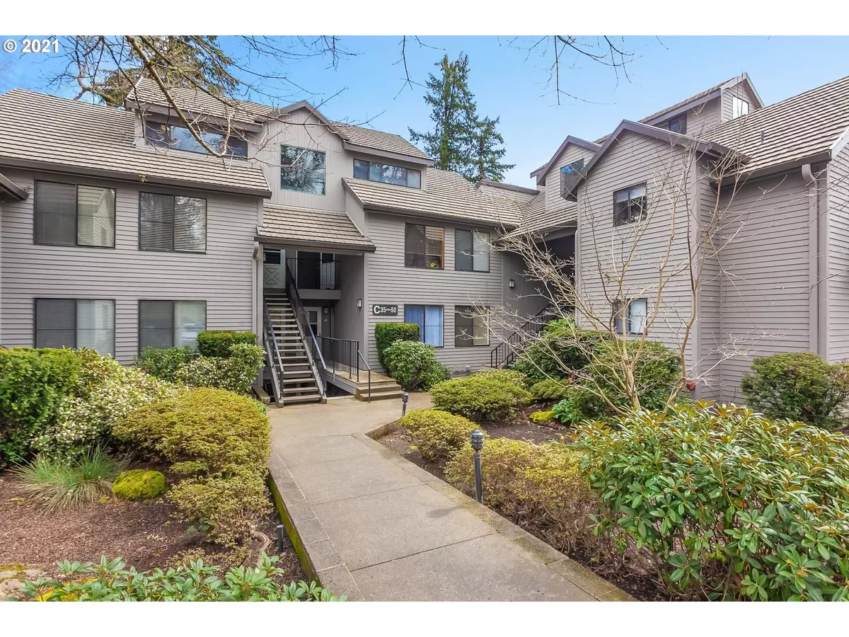 Lake Oswego, OR 97035,4000 CARMAN DR #36