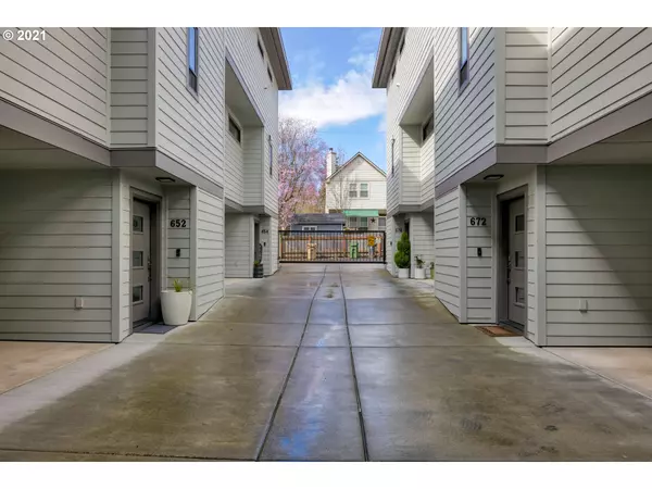 Lake Oswego, OR 97034,672 1ST ST