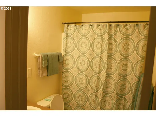 10510 NE 44TH ST, Vancouver, WA 98682