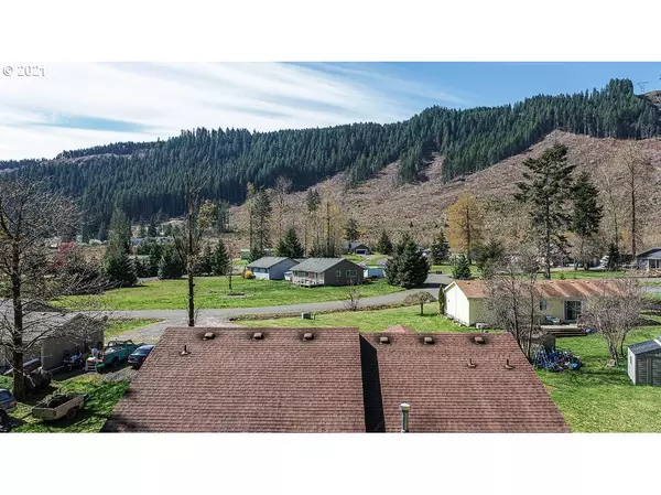 Carson, WA 98610,242 Russells Timber LN