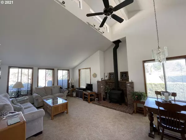 Salem, OR 97302,1280 SE MANDY CT