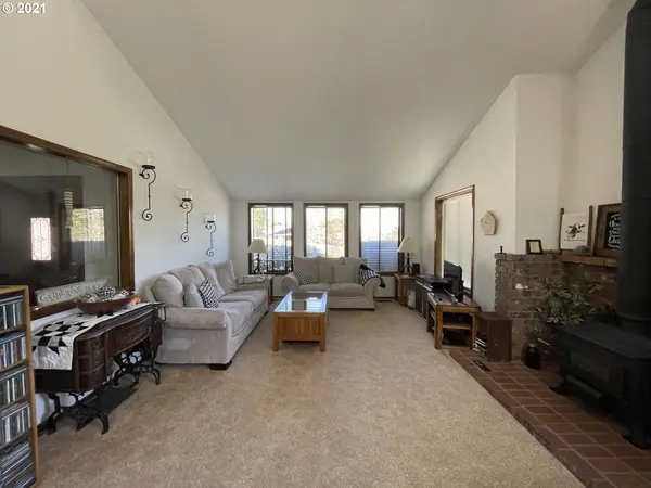 Salem, OR 97302,1280 SE MANDY CT