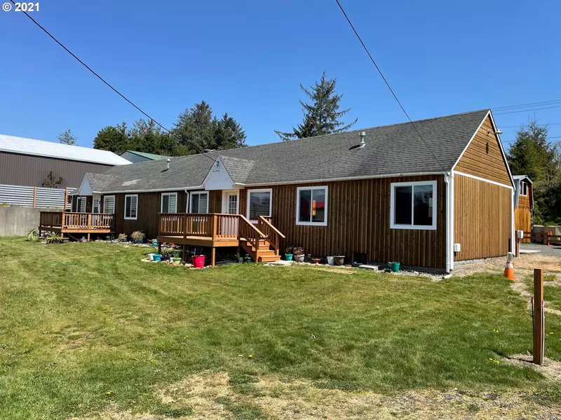 3359 N Hwy 101 A-B, Gearhart, OR 97138