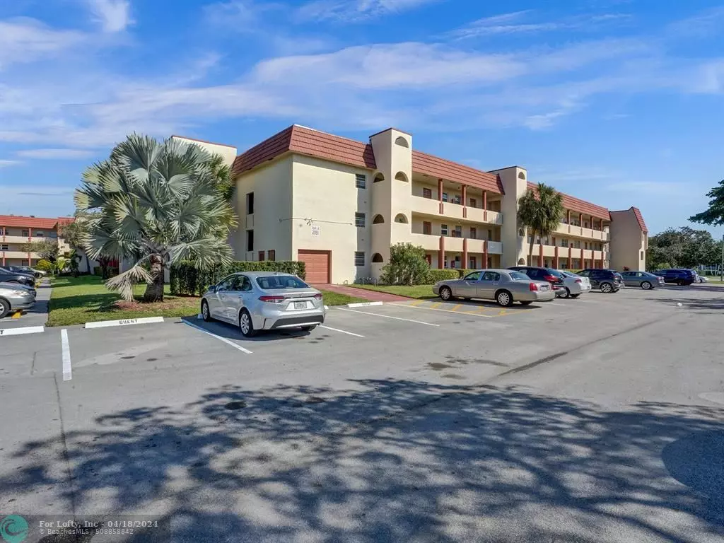 Sunrise, FL 33322,2951 E Sunrise Lakes Drive  #203