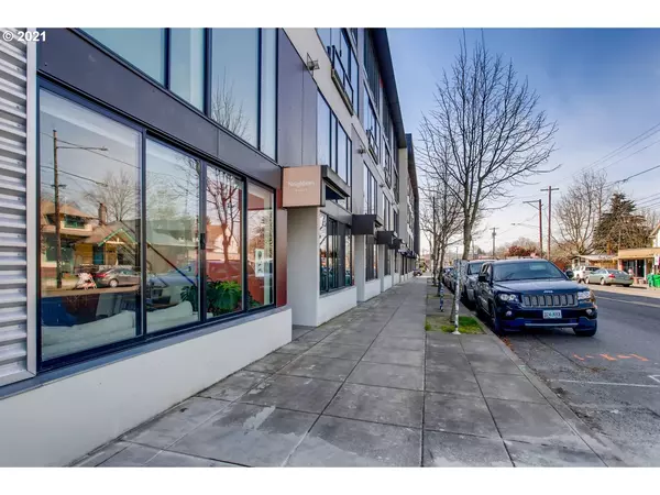 Portland, OR 97215,4434 SE HAWTHORNE BLVD #104