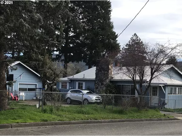 427 NE MAPLE AVE, Myrtle Creek, OR 97457