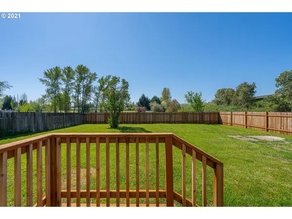 4490 ROYAL AVE, Eugene, OR 97402